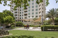 Nakheel Shoreline Apartments Al Hallawi Amenities-Features