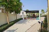 Damac Hills Queens Meadow Amenities-Features