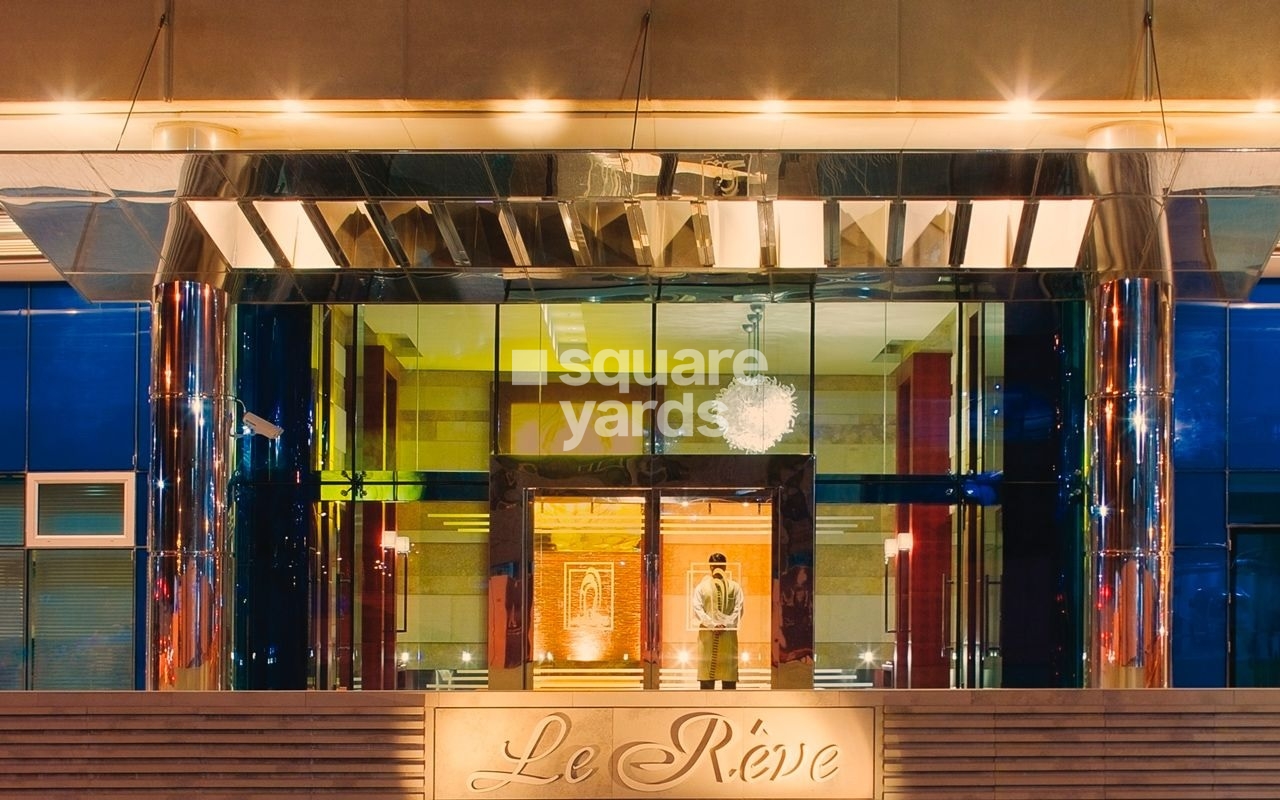 Le Reve Towers Entrance View