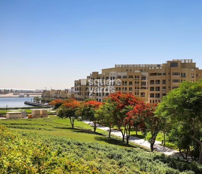 Manazel Al Khor Amenities Features