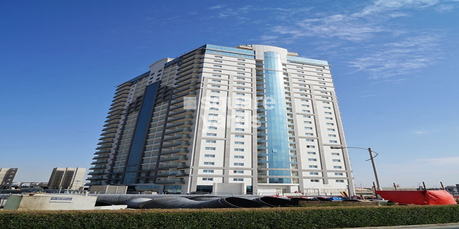 Middle Red Residence Apartment, Dubai Sports City, Dubai