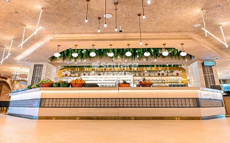 Sunset Mall Amenities Features