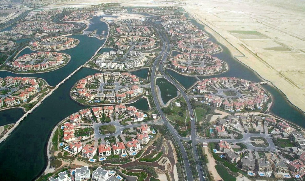Jumeirah Islands_a large body of water filled with lots of boats