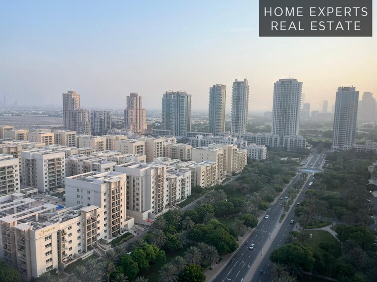 Damac Executive Heights Office Space for Sale, Barsha Heights (Tecom), Dubai