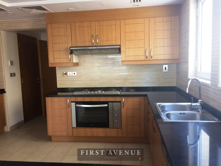 District 8 Villa for Rent, Jumeirah Park, Dubai