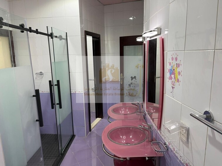  Villa for Rent, Emirates Hills, Dubai