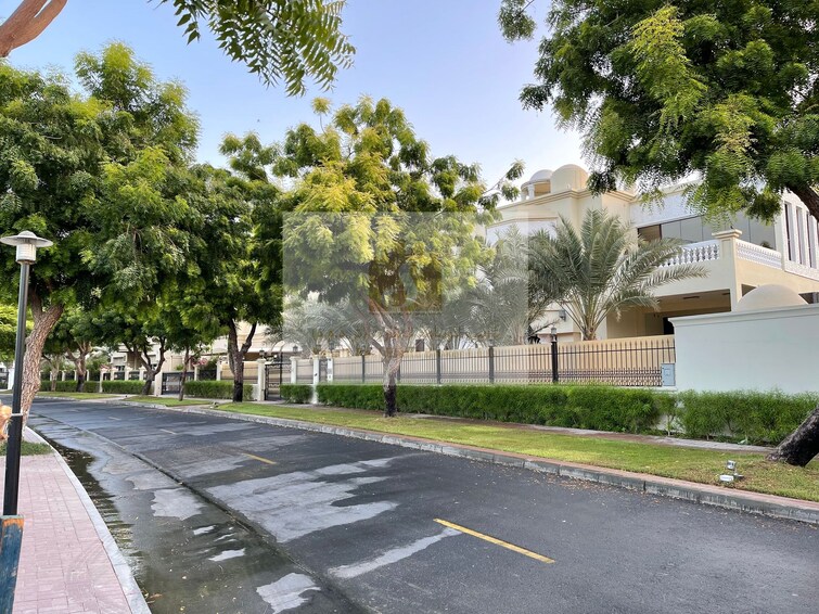  Villa for Rent, Emirates Hills, Dubai