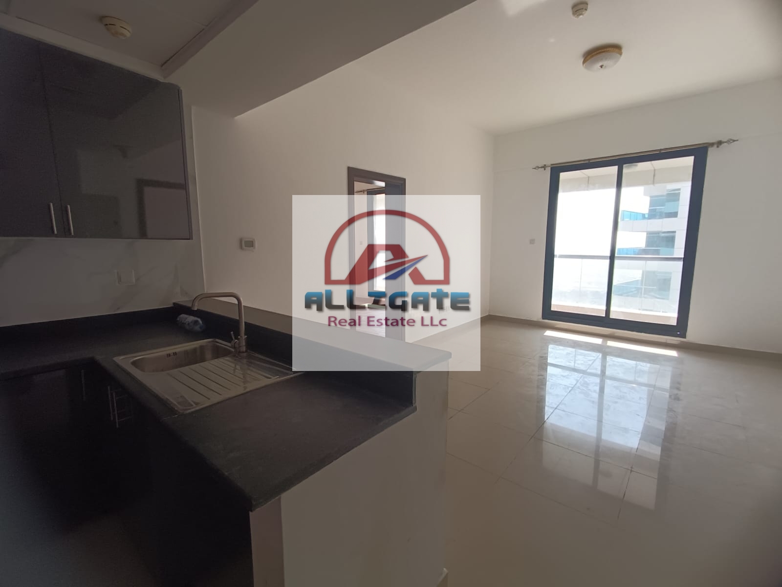 Escan Marina Tower Apartment for Rent, Dubai Marina, Dubai