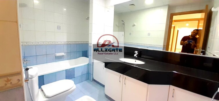 Umm Hurair Building Apartment for Rent, Al Karama, Dubai