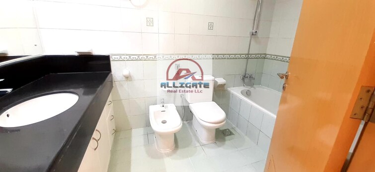 Umm Hurair Building Apartment for Rent, Al Karama, Dubai