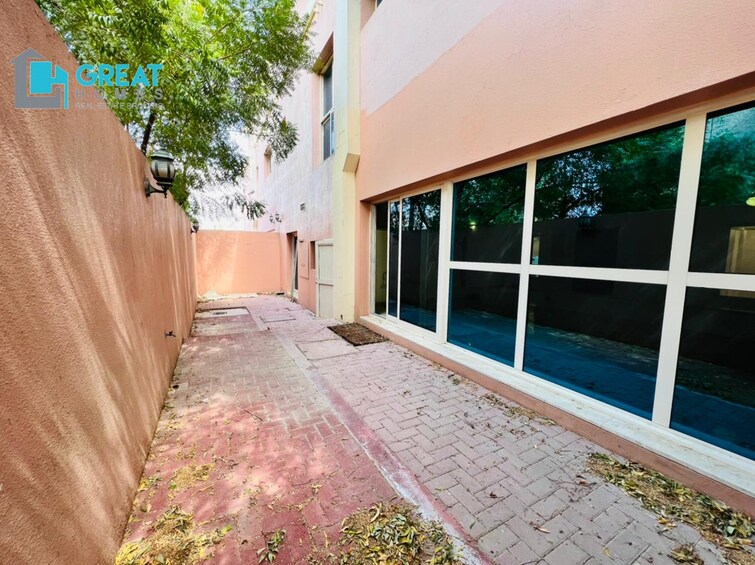 Abaya Mall Villa for Rent, Mirdif, Dubai