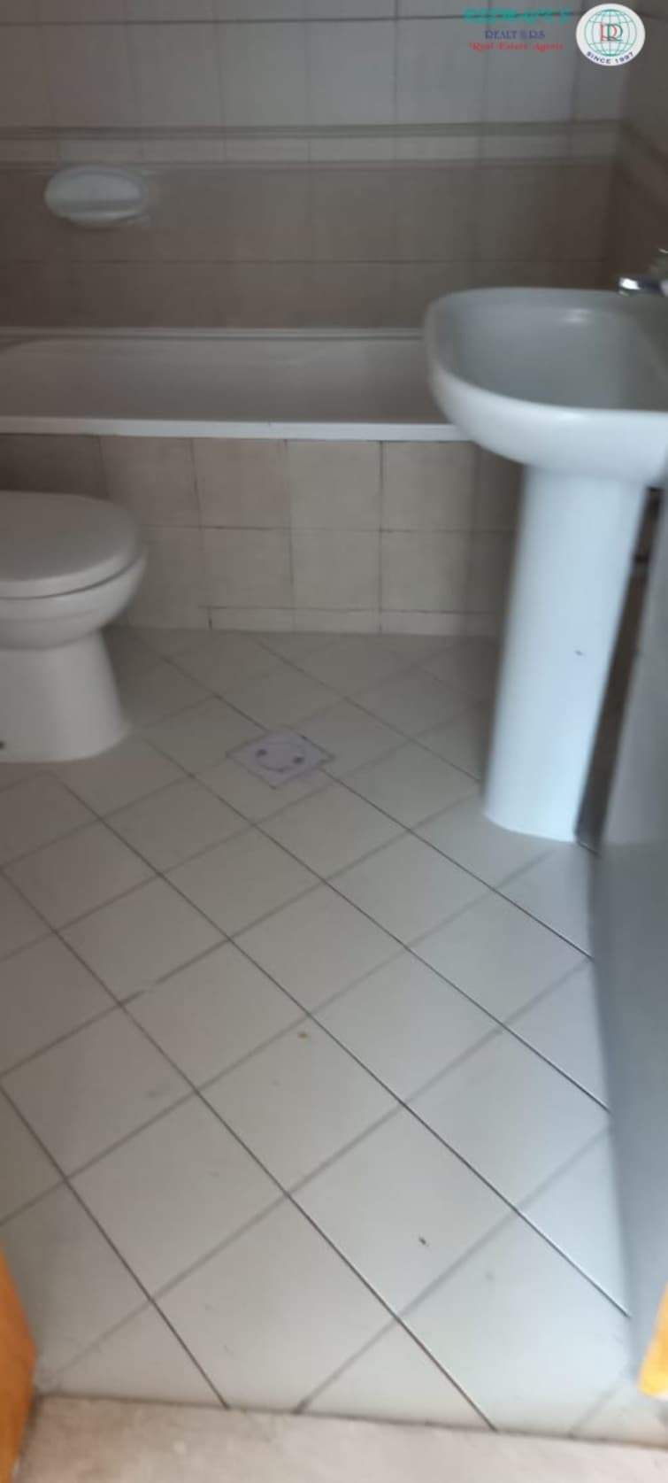 Al Musalla Building Apartment for Rent, Al Musalla, Sharjah