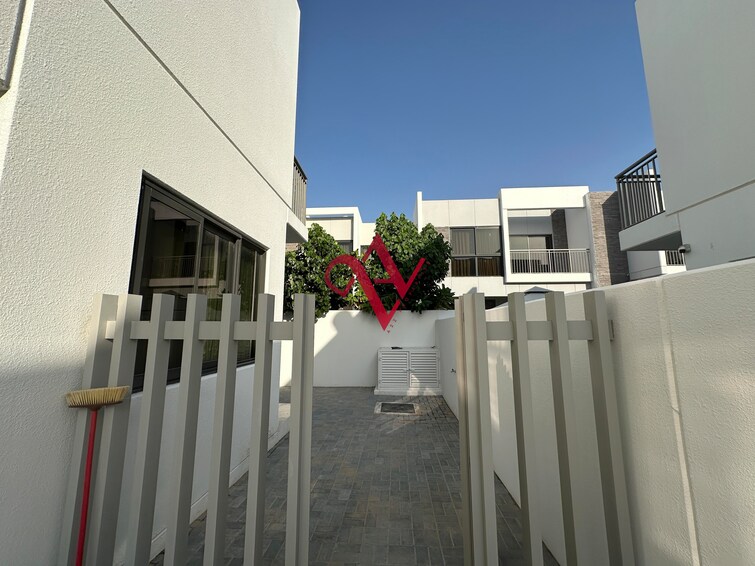  Townhouse for Rent, DAMAC Hills 2 (Akoya by DAMAC), Dubai