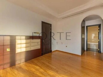 5 BR Villa For Sale in The Villa