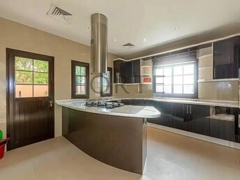 5 BR Villa For Sale in The Villa