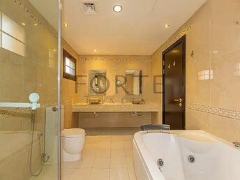 5 BR Villa For Sale in The Villa