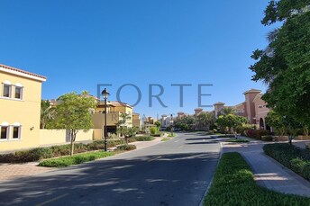 5 BR Villa For Sale in The Villa