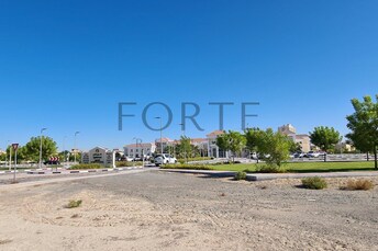 5 BR Villa For Sale in The Villa