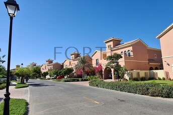 5 BR Villa For Sale in The Villa