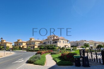 5 BR Villa For Sale in The Villa