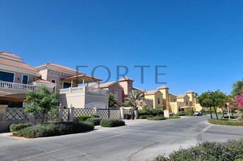 5 BR Villa For Sale in The Villa