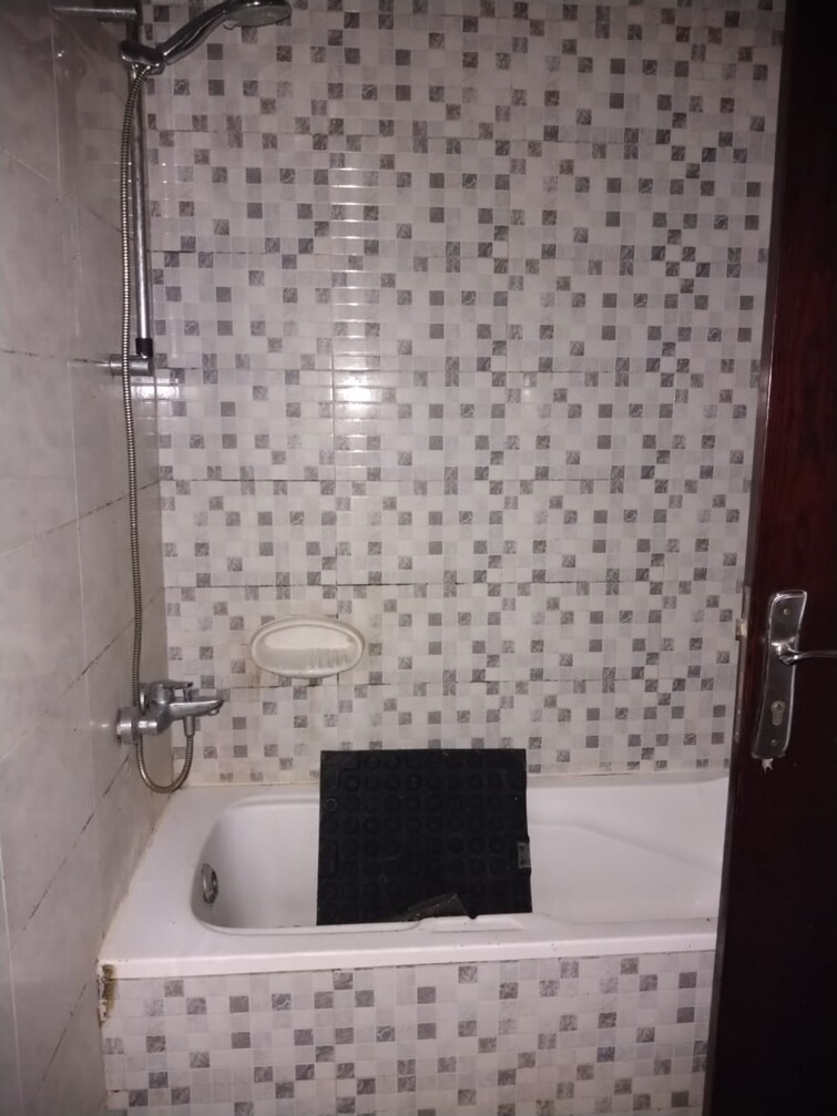 Ras Al Khor Industrial Apartment for Rent, Ras Al Khor, Dubai