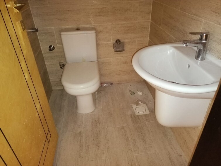  Apartment for Rent, Muwailih Commercial, Sharjah
