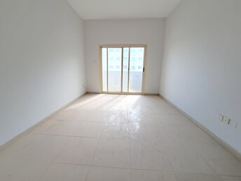 2 BR Apartment For Rent in Muwaileh Building