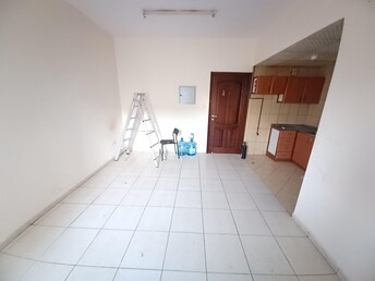 Studio Apartment For Rent in Muwaileh Building