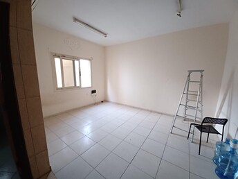 Studio Apartment For Rent in Muwaileh Building