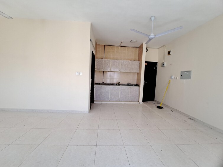 Muwaileh Building Apartment for Rent, Muwaileh, Sharjah