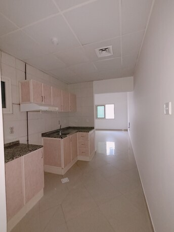 Studio Apartment For Rent in Muwaileh Building