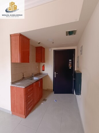Studio Apartment For Rent in Muwaileh Building