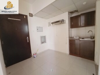 Studio Apartment For Rent in Muwaileh Building