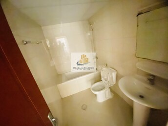 2 BR Apartment For Rent in Muwaileh Building