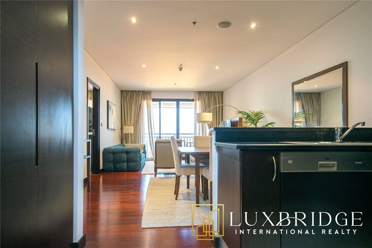  Apartment for Sale, Palm Jumeirah, Dubai