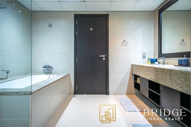  Apartment for Sale, Palm Jumeirah, Dubai