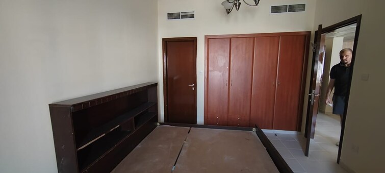  Apartment for Rent, International City, Dubai