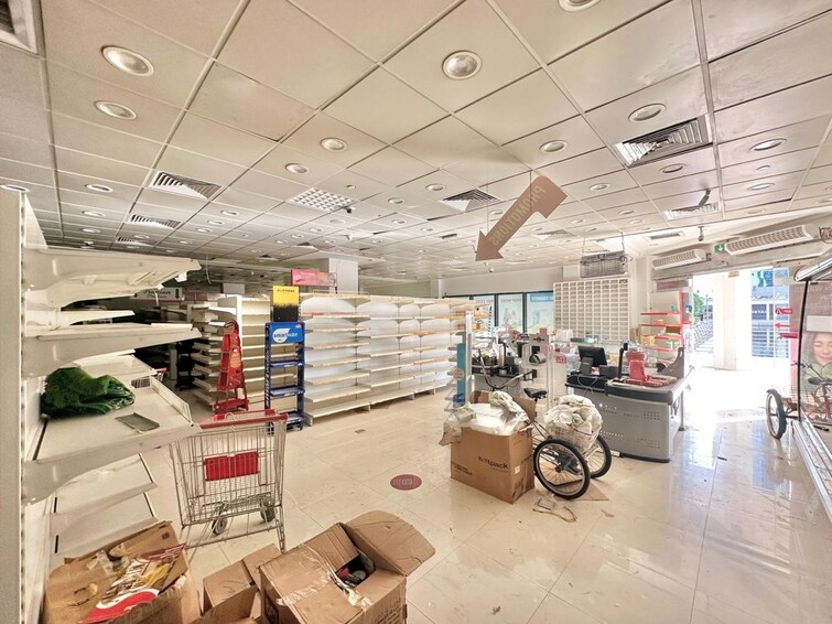 Green Lakes Retail Shop for Rent, Jumeirah Lake Towers (JLT), Dubai