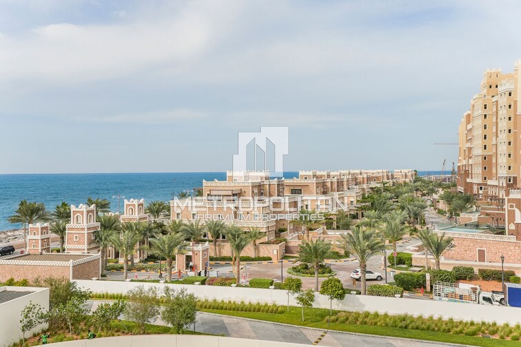  Apartment for Sale, Palm Jumeirah, Dubai