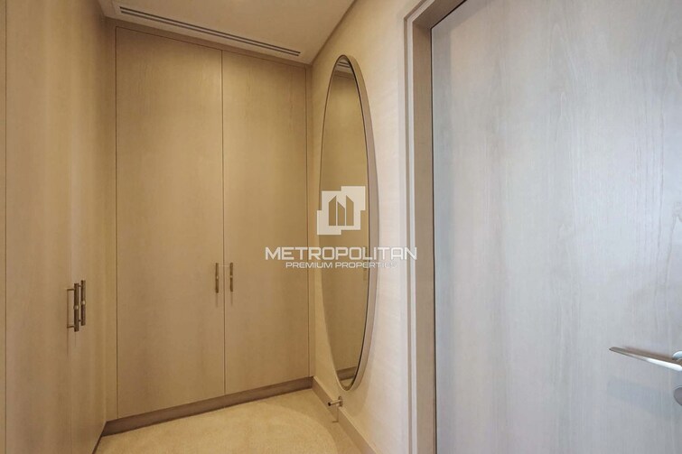 The Palm Tower Apartment for Sale, Palm Jumeirah, Dubai