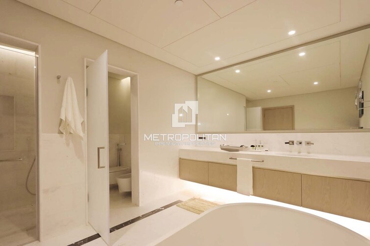 The Palm Tower Apartment for Sale, Palm Jumeirah, Dubai