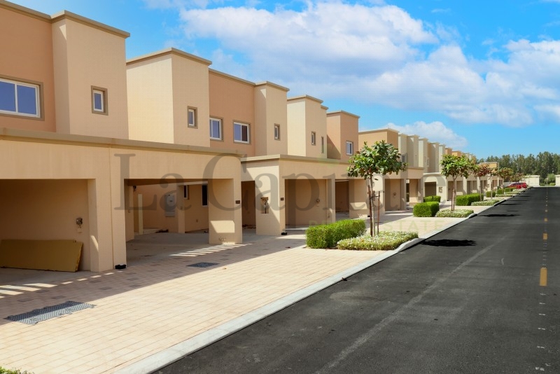 3 BR Townhouse For Sale in Dubailand