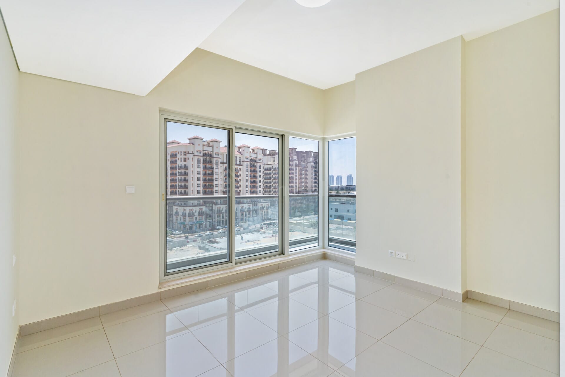 Eagle Heights Apartment for Rent, Dubai Sports City, Dubai