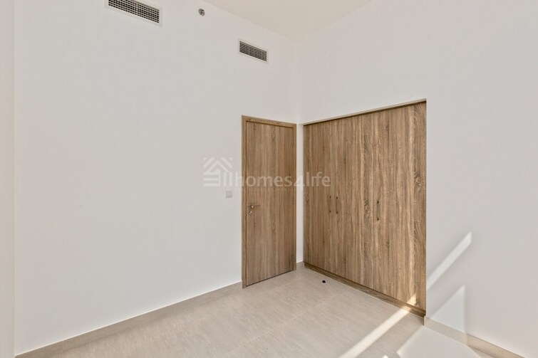  Apartment for Sale, Town Square, Dubai
