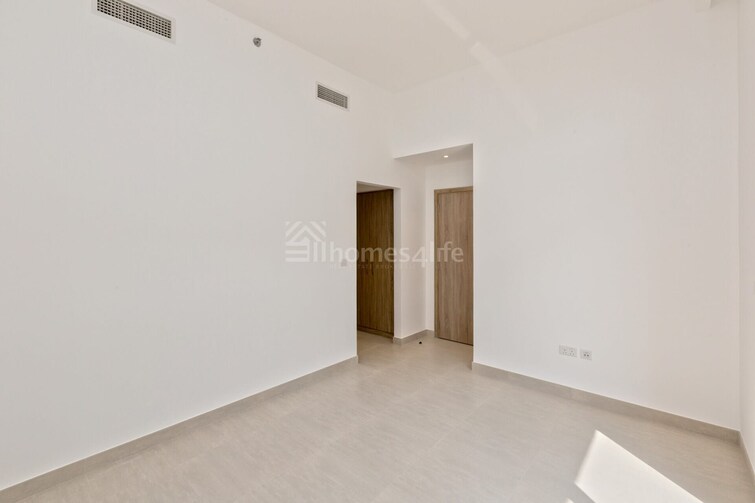  Apartment for Sale, Town Square, Dubai