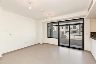 3 BR Apartment For Rent in Noor Townhouses Cover Image