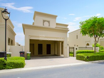 3 BR Villa For Sale in Casa Cover Image