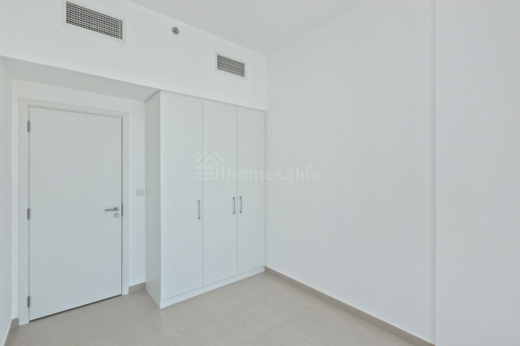  Apartment for Sale, Town Square, Dubai