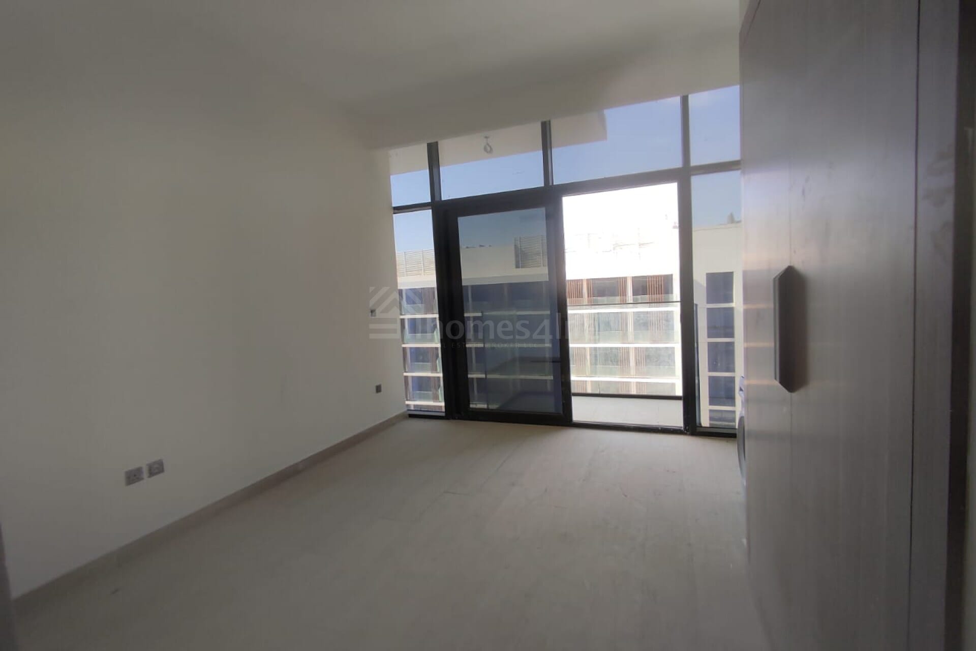 Studio Apartment For Sale in Azizi Riviera